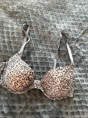 Victoria's Secret Leopard-Print T-Shirt Bra Demi The Nakeds
